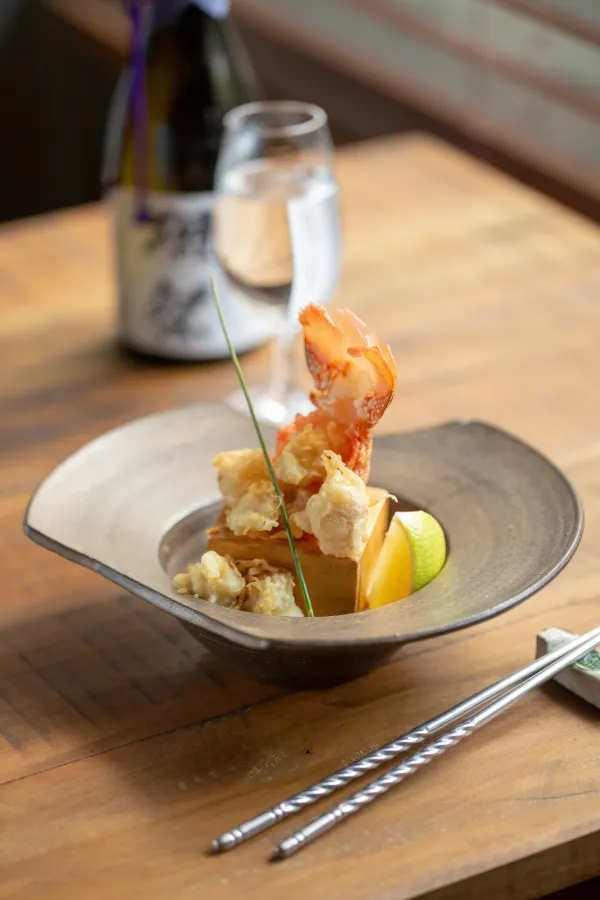 Kogane Lobster Tempura, lagosta em tempura crocante
